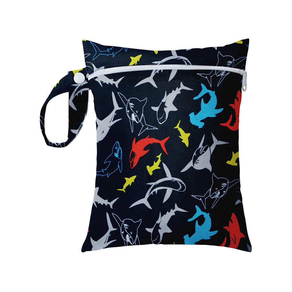 1Pcs 25x20cm Diaper Bag Baby Nappy Bag Wet Bags Waterproof Reusable Wet Bag Printed Pocket Nappy Bags PUL Travel Wet Dry Bags