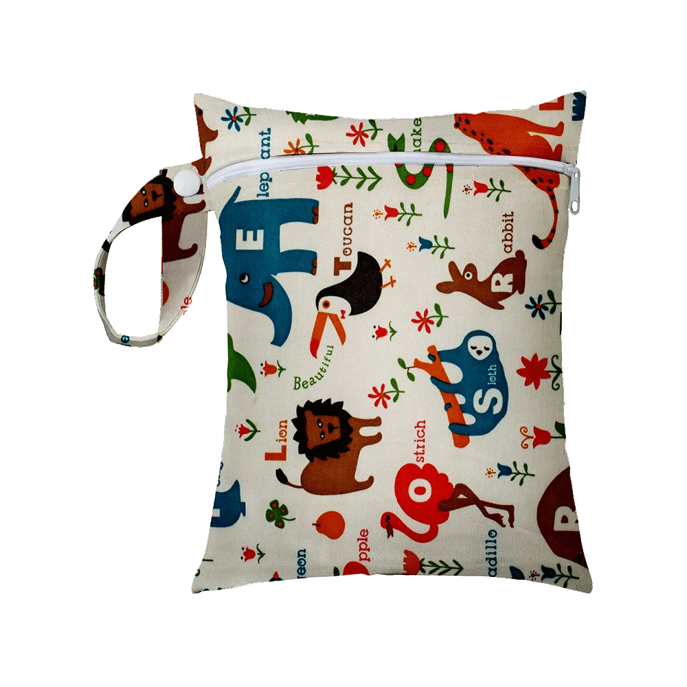 1Pcs 25x20cm Diaper Bag Baby Nappy Bag Wet Bags Waterproof Reusable Wet Bag Printed Pocket Nappy Bags PUL Travel Wet Dry Bags
