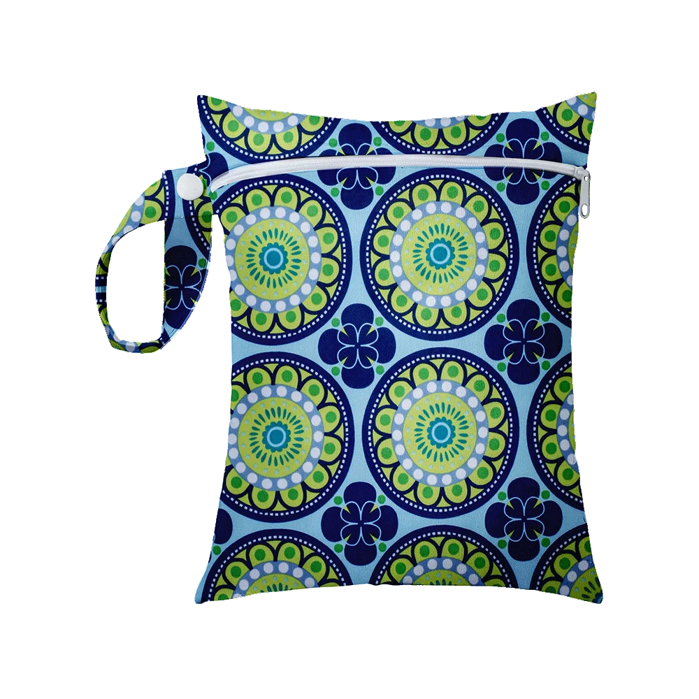 1Pcs 25x20cm Diaper Bag Baby Nappy Bag Wet Bags Waterproof Reusable Wet Bag Printed Pocket Nappy Bags PUL Travel Wet Dry Bags