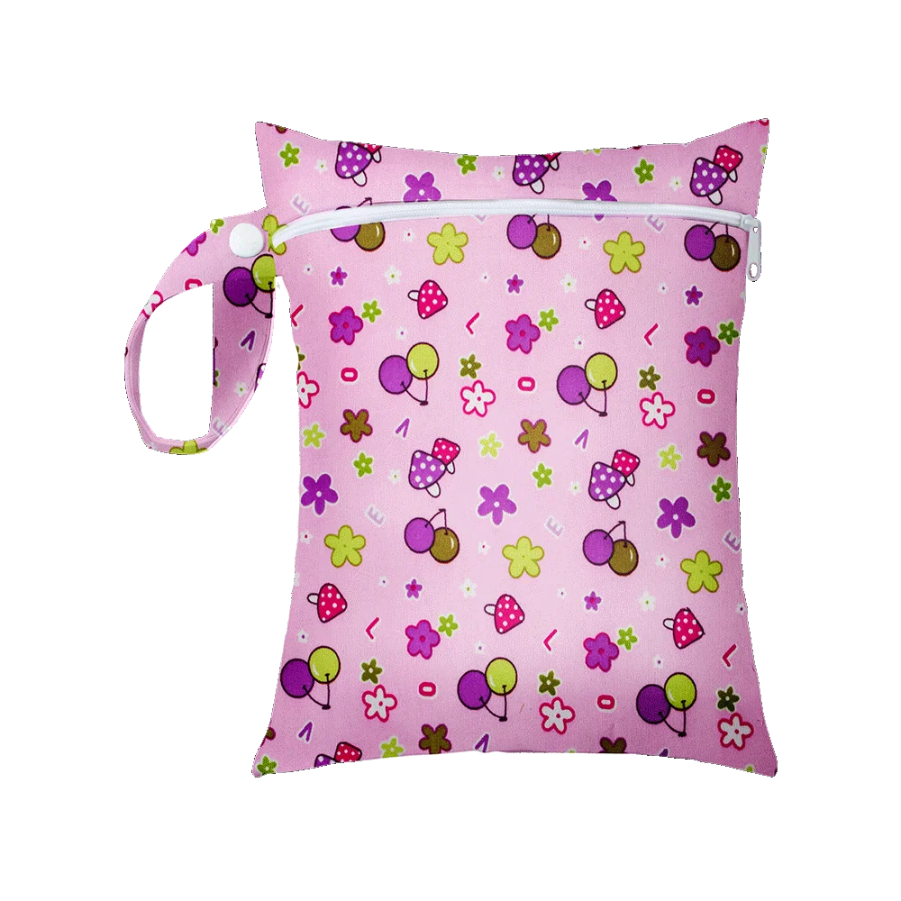 1Pcs 25x20cm Diaper Bag Baby Nappy Bag Wet Bags Waterproof Reusable Wet Bag Printed Pocket Nappy Bags PUL Travel Wet Dry Bags