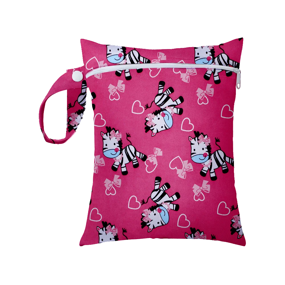 1Pcs 25x20cm Diaper Bag Baby Nappy Bag Wet Bags Waterproof Reusable Wet Bag Printed Pocket Nappy Bags PUL Travel Wet Dry Bags