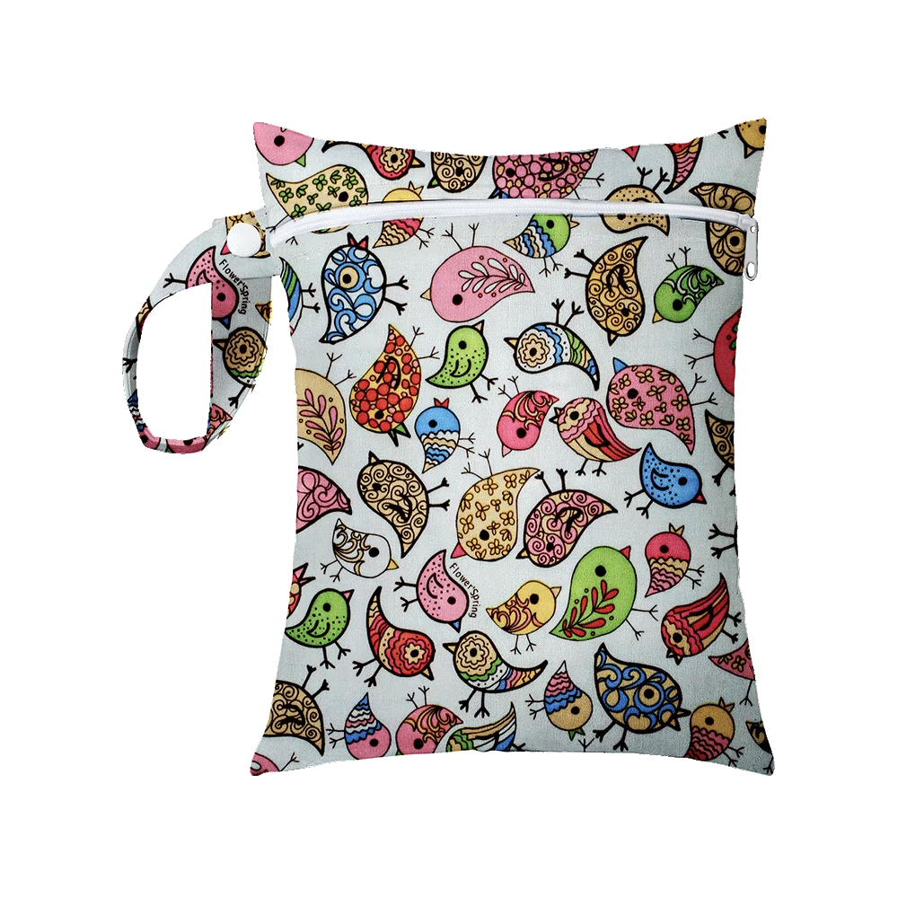 1Pcs 25x20cm Diaper Bag Baby Nappy Bag Wet Bags Waterproof Reusable Wet Bag Printed Pocket Nappy Bags PUL Travel Wet Dry Bags