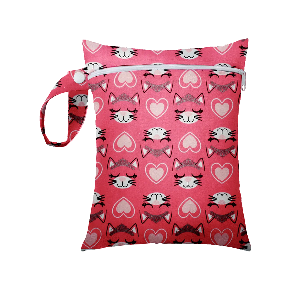 1Pcs 25x20cm Diaper Bag Baby Nappy Bag Wet Bags Waterproof Reusable Wet Bag Printed Pocket Nappy Bags PUL Travel Wet Dry Bags